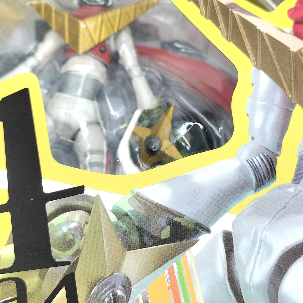 箱正面窓にダメージあり