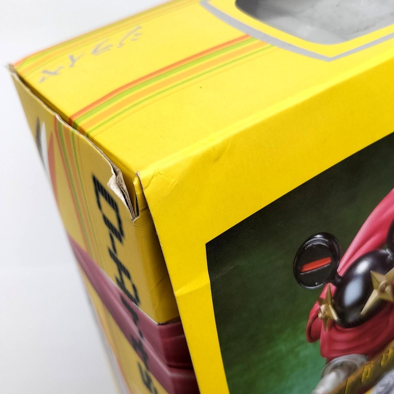 箱背面側にダメージあり