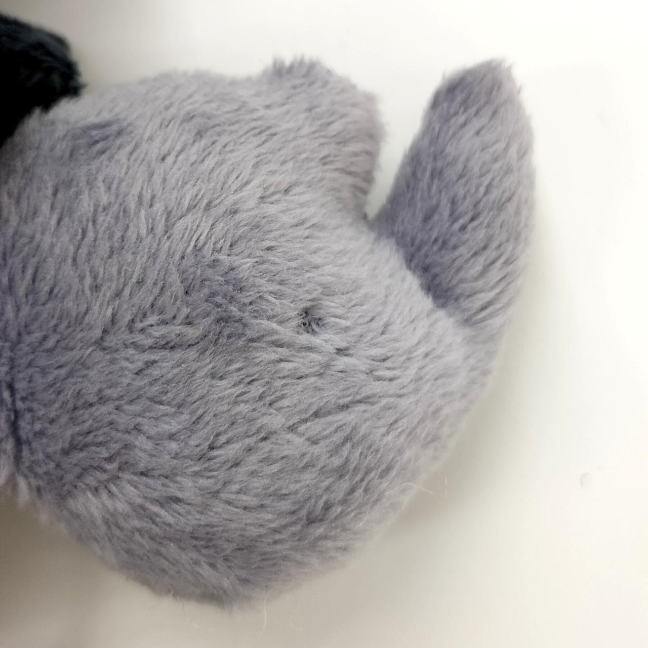 しっぽに一部わずかな剥げあり。