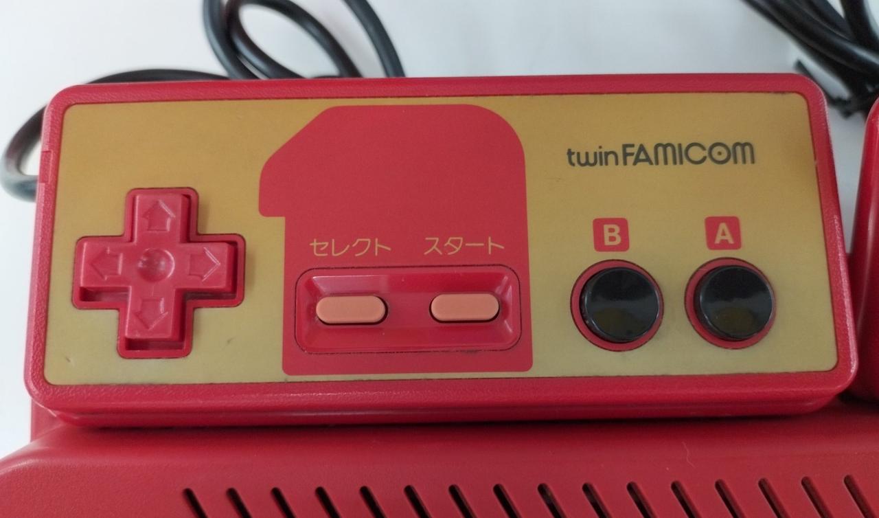 【極美品・完動品】 SHARP twin FAMICOM 付属品多数 極美品・完動品】 SHARP twin FAMICOM 付属品多数 極美品・完動品