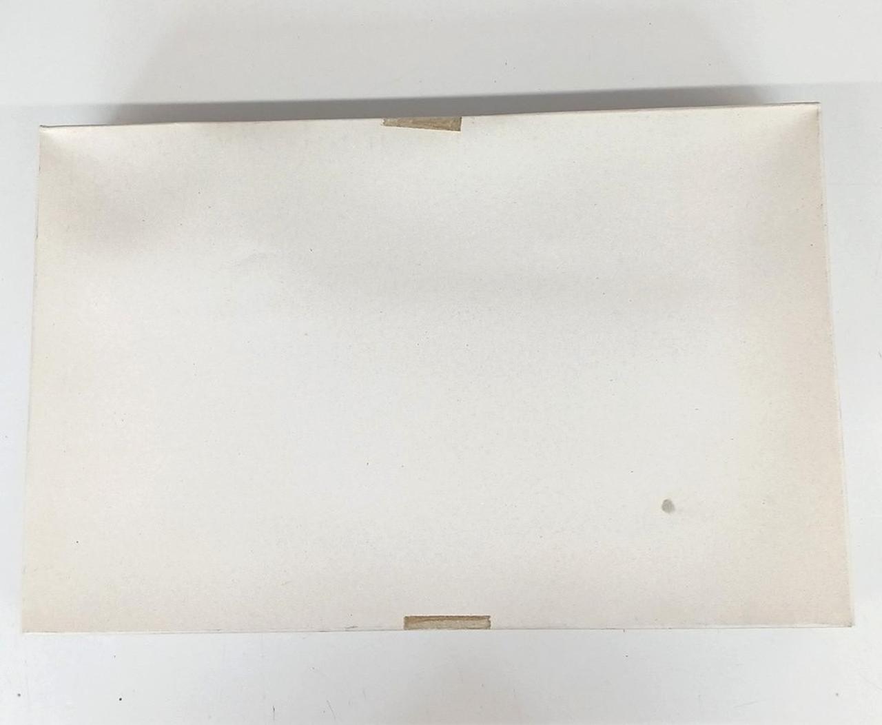 箱がゆがんでます。