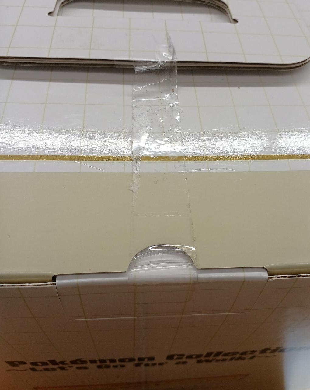 未開封ですが一部テープはがした跡あり
