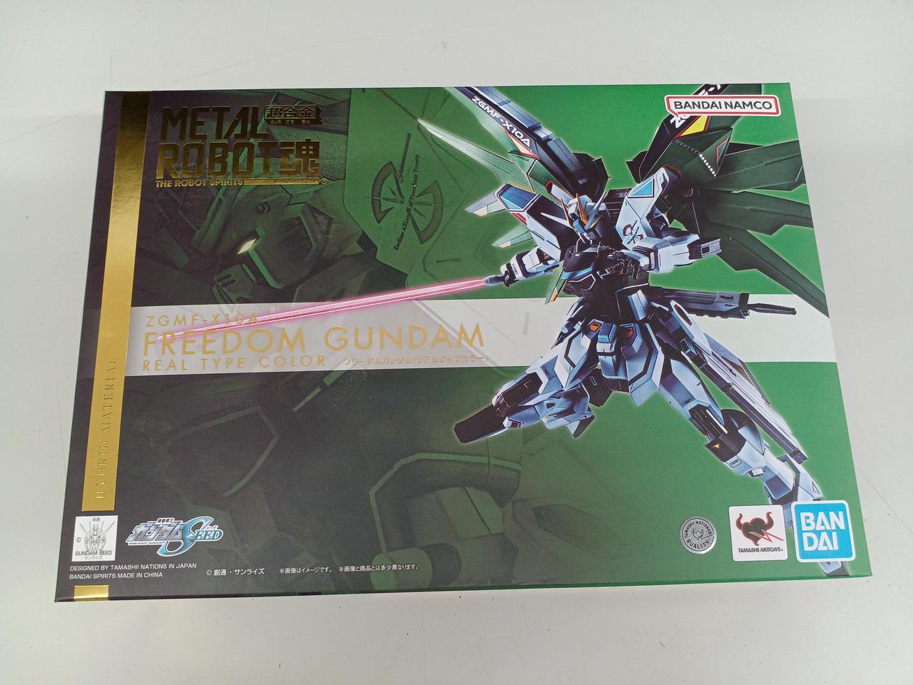 BANDAI 型番：(リアルタイプカラー) フリーダムガンダム