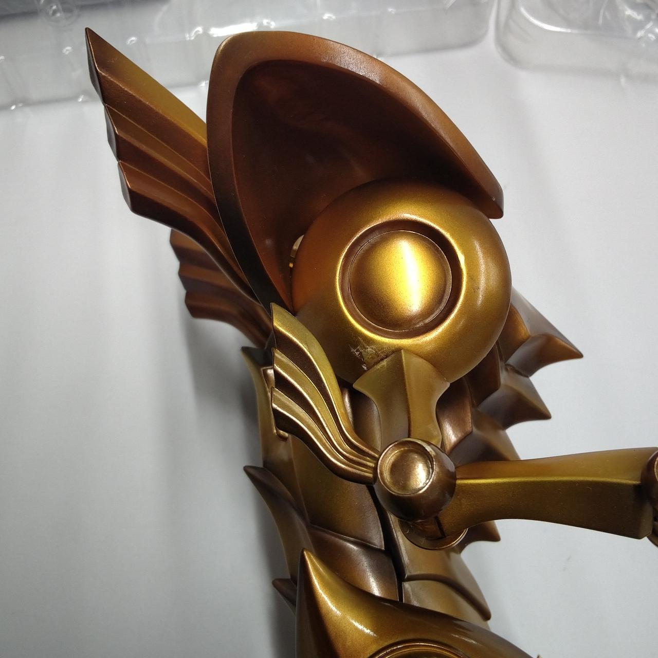 右肩傷・接着跡あり。