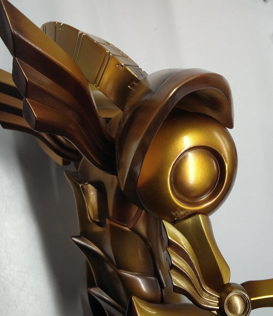 右肩傷・接着跡あり。