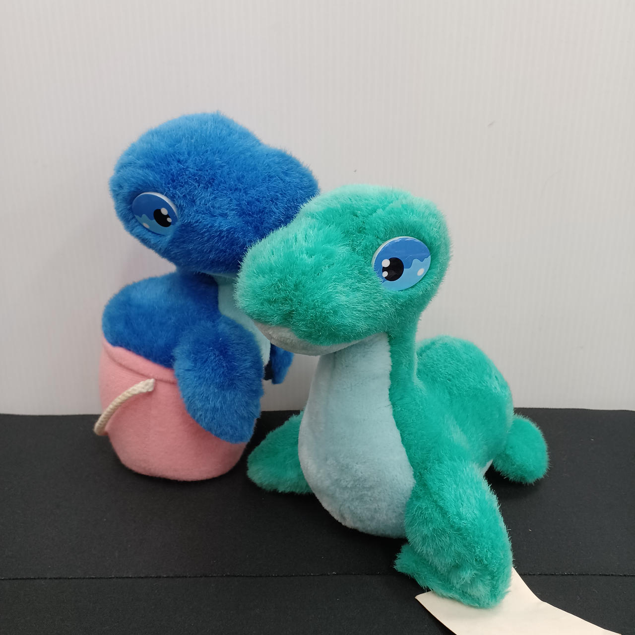 薄くシミ汚れあります