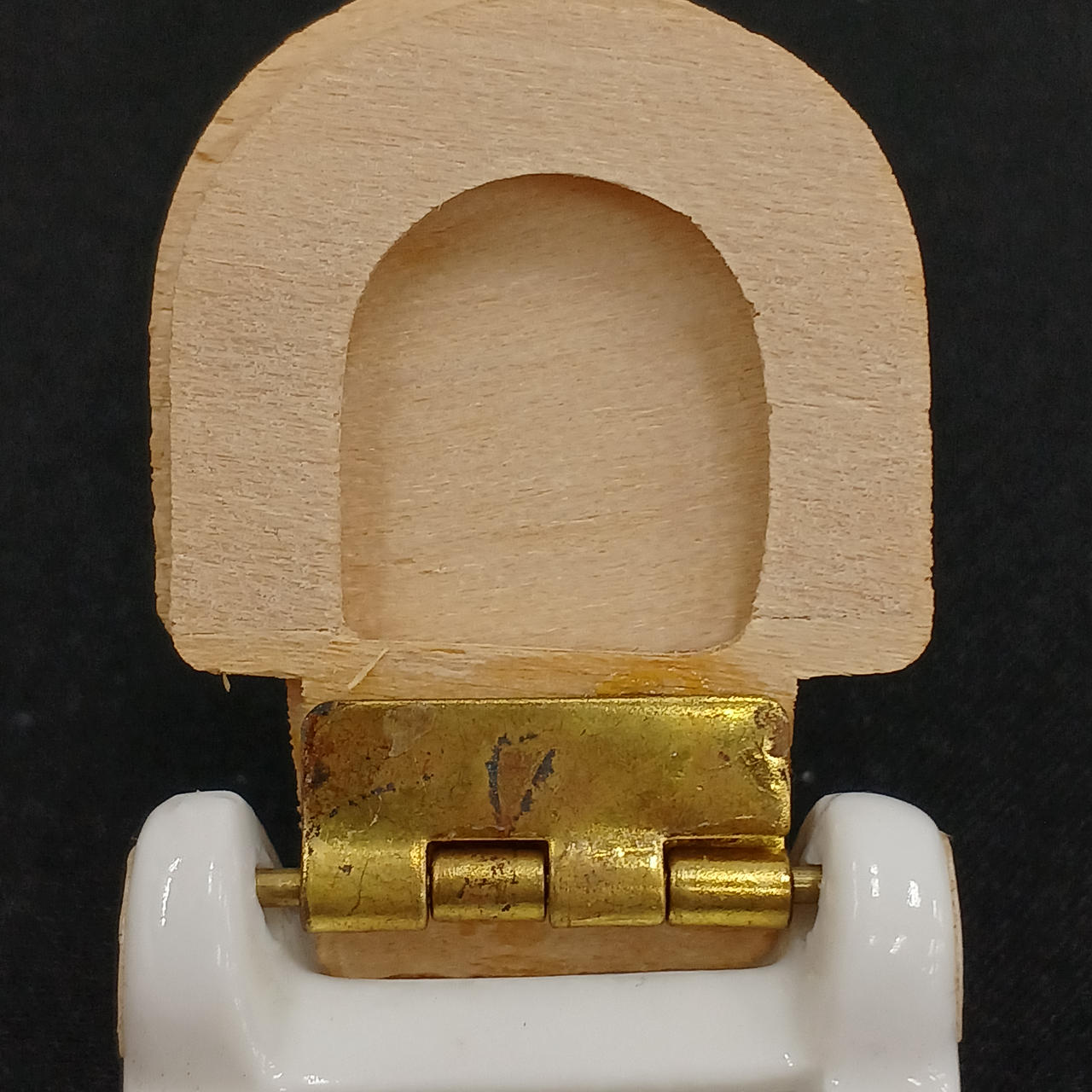 接着跡あります