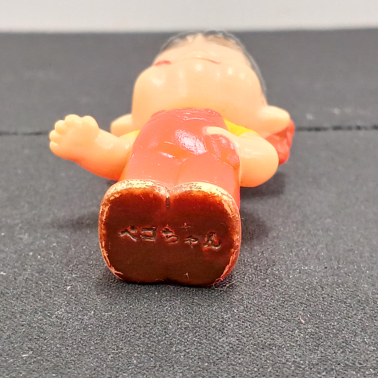 ドイリー 843  ペコ 9FORTY ちびまる子ちゃん フラッグロゴ まる子 ペブル