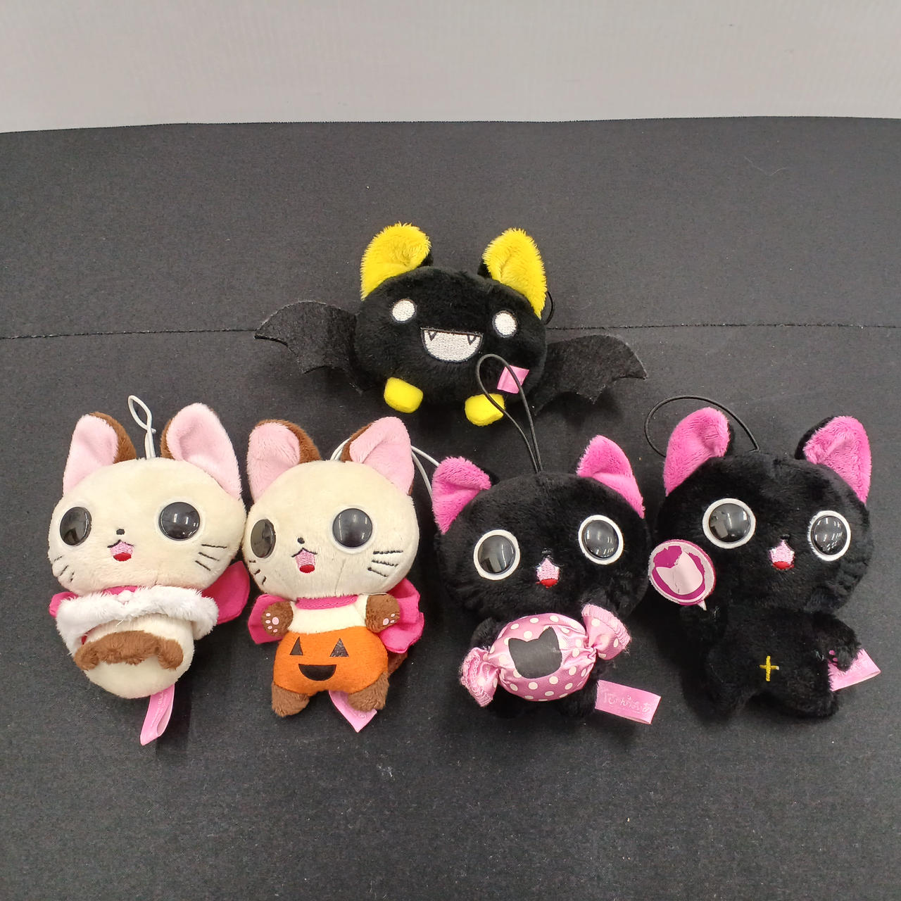 香水臭のような臭いがします