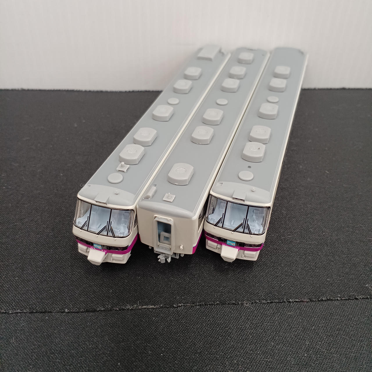 中間車両　幌パーツ破損あり