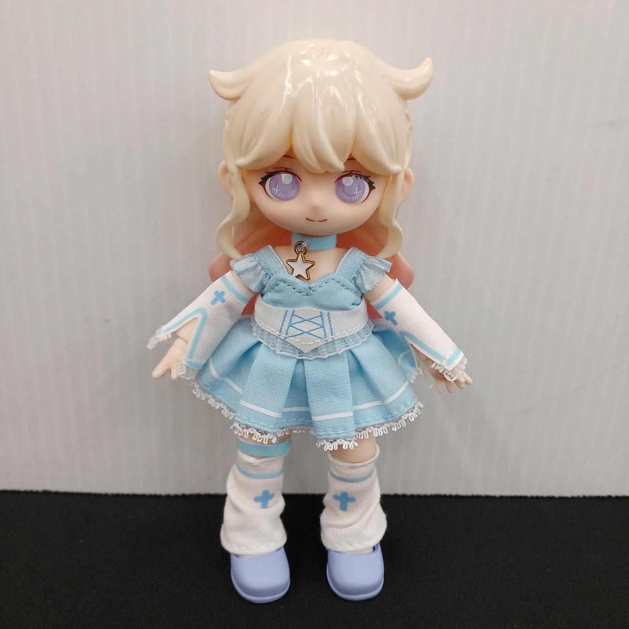 リボンの重みで自立しにくいです