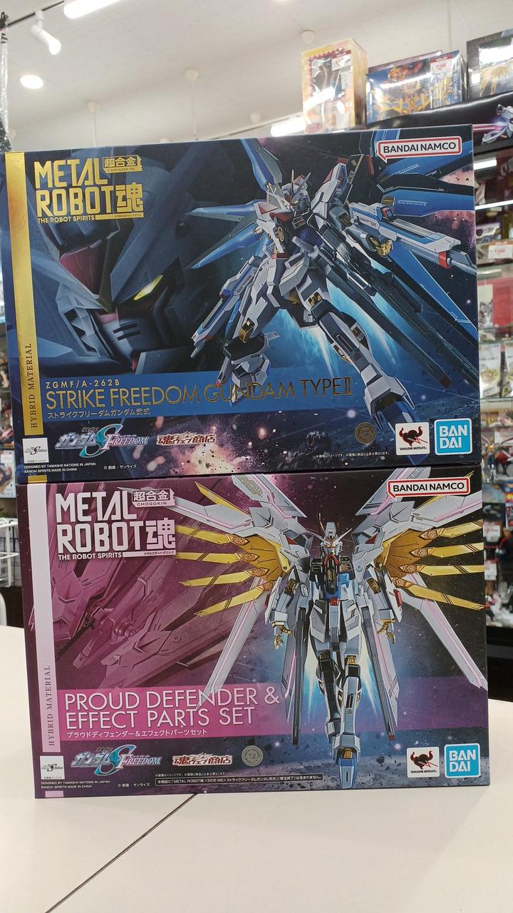 ストライクフリーダムガンダム弐式　& プラウドディフェンダー Amazon.co.jp: METAL ROBOT魂 ストライクフリーダムガンダム弐式