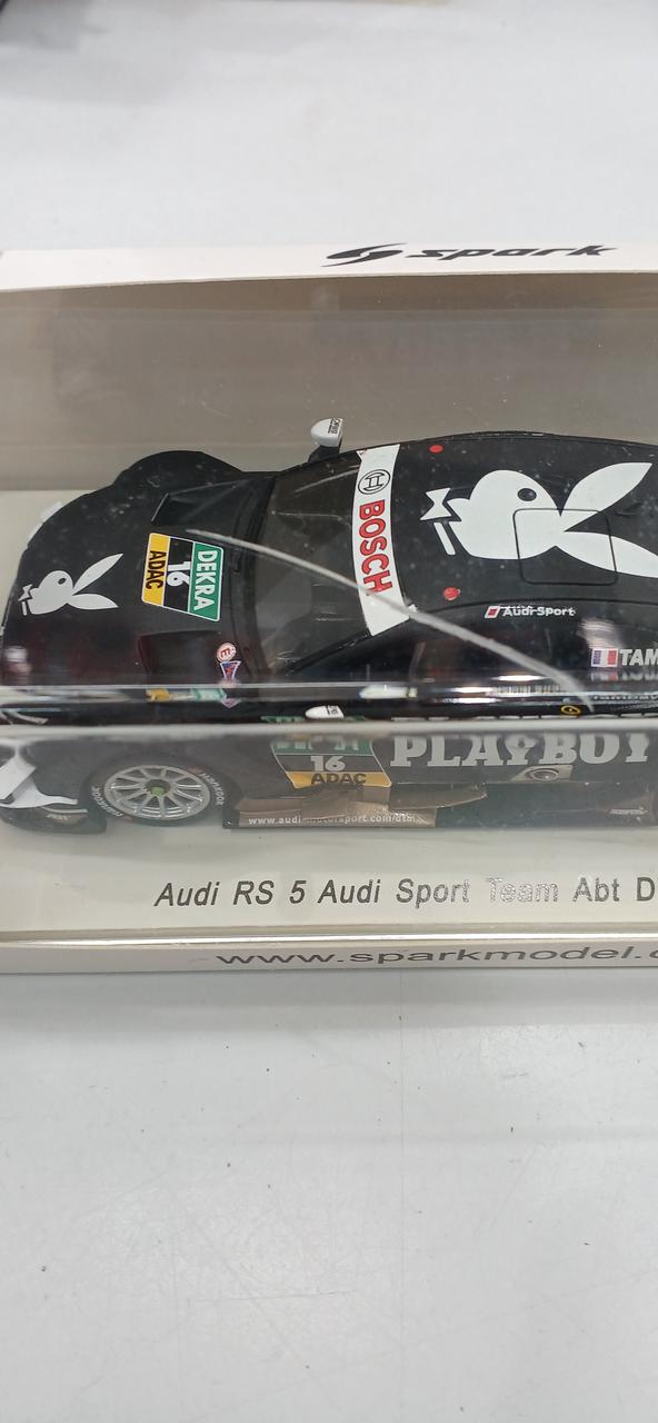 ケースにひび割れあり