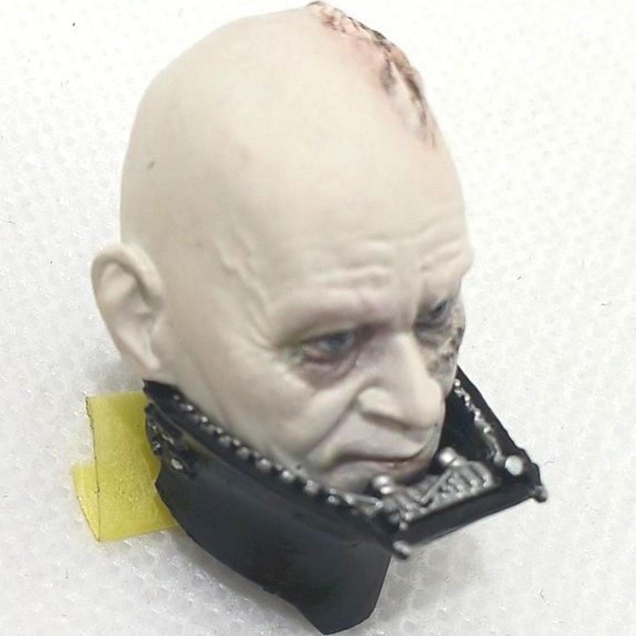 頭部に汚れあり