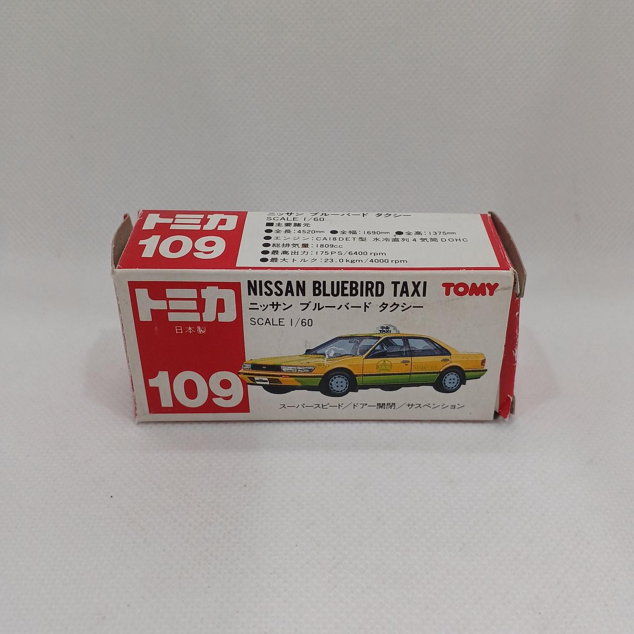 トミカ　ニッサン　ブルーバード　タクシー