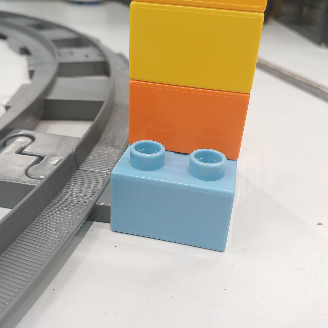 濃いオレンジは代用パーツです