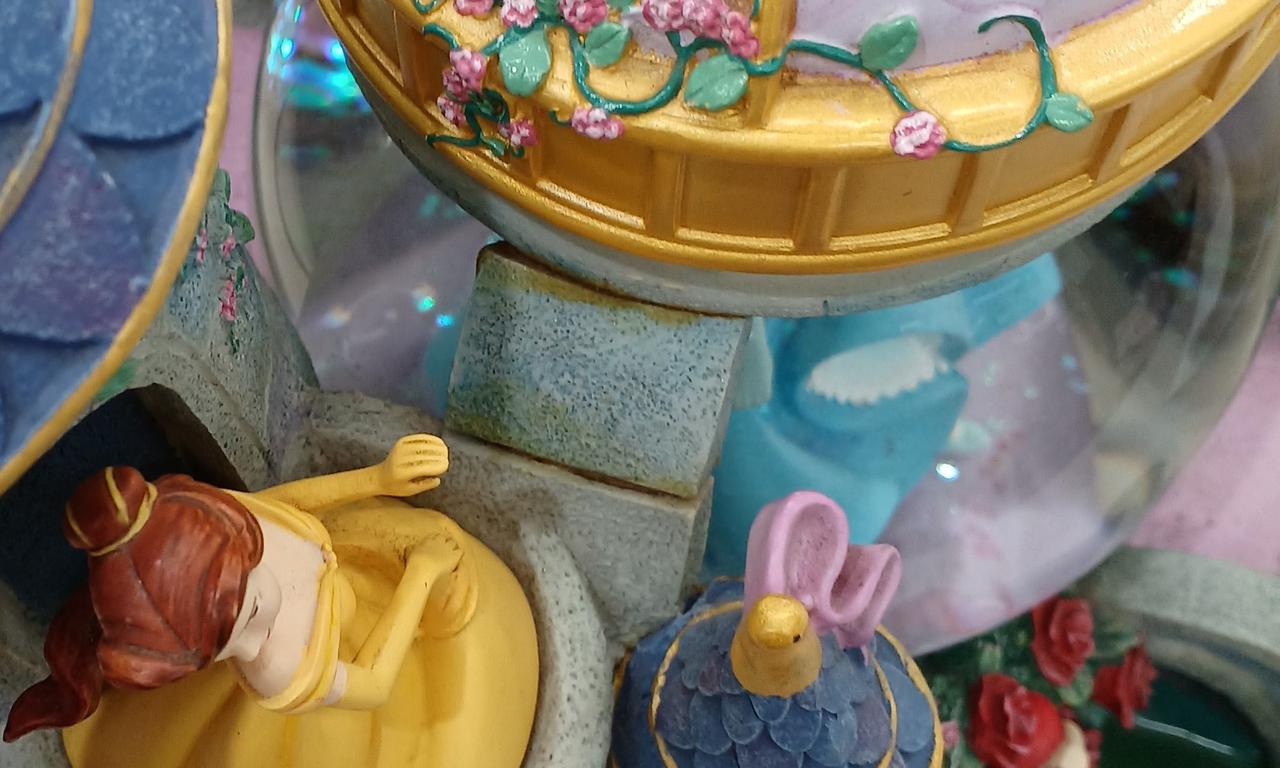 接着剤黄ばみあり