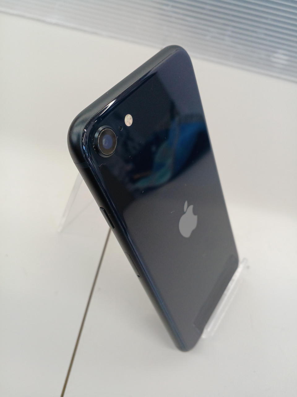 コンピュータ・IT iPhone se コンピュータ・IT iPhone se iPhone SE is a clever blend of