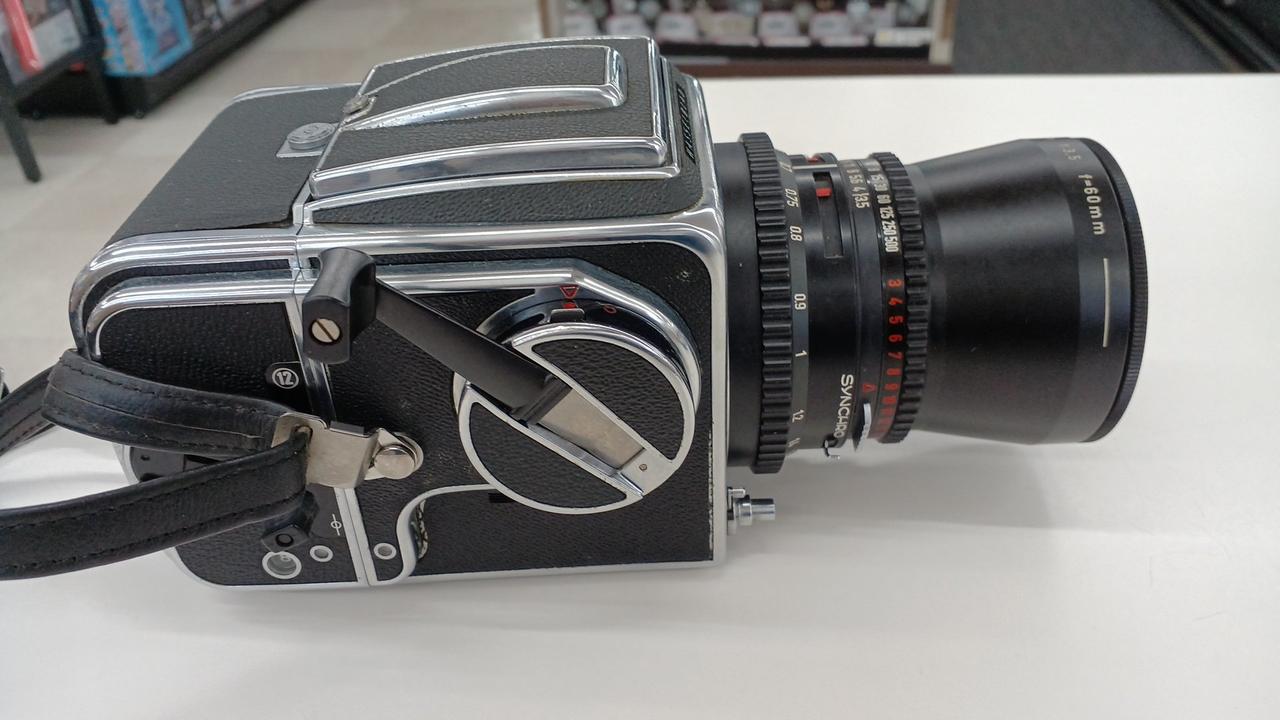 ハッセルブラッドHASSELBLAD 引き蓋 ☆ ハッセルブラッド HASSELBLAD フィルムバック 引き蓋 - メルカリ