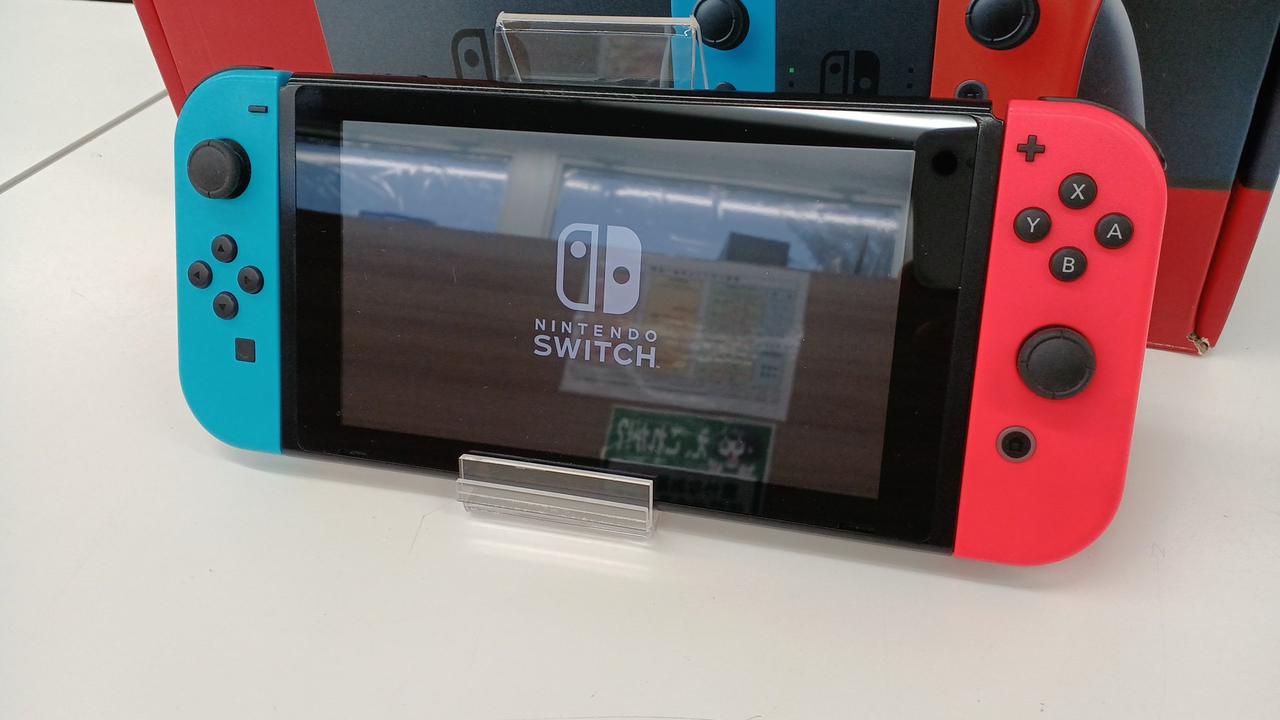 任天堂Switch 美品 任天堂 Switch ネオンカラー 美品