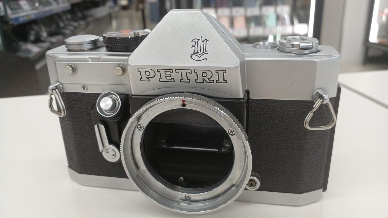 PTERIレトロカメラ PTERIレトロカメラ 1950年代の東ドイツ製のフィルムカメラ