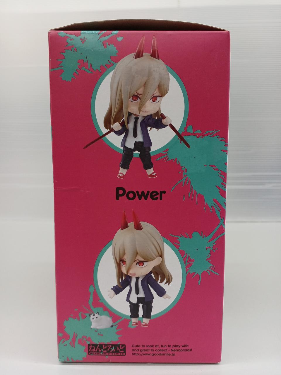 箱に折れ目ついてます