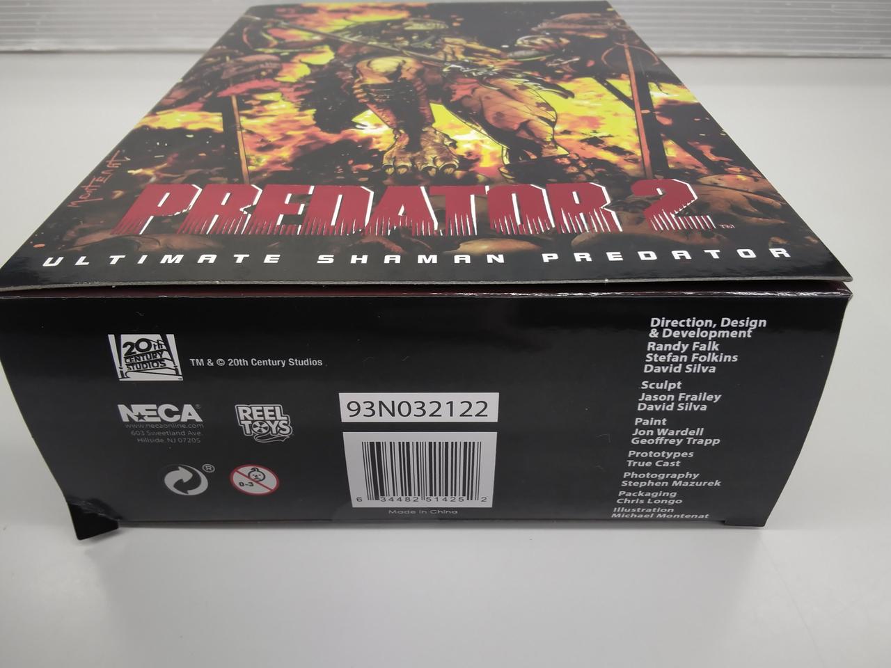 左下めくれてます