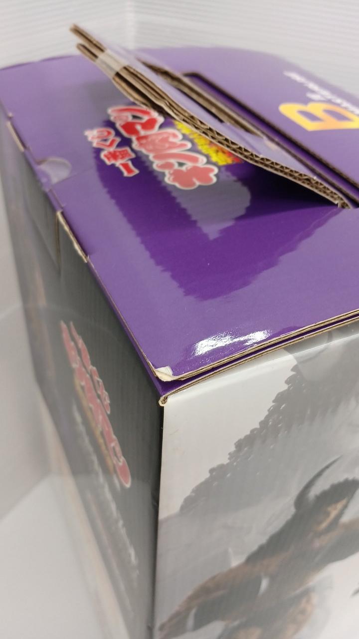 外箱の角にめくれあり