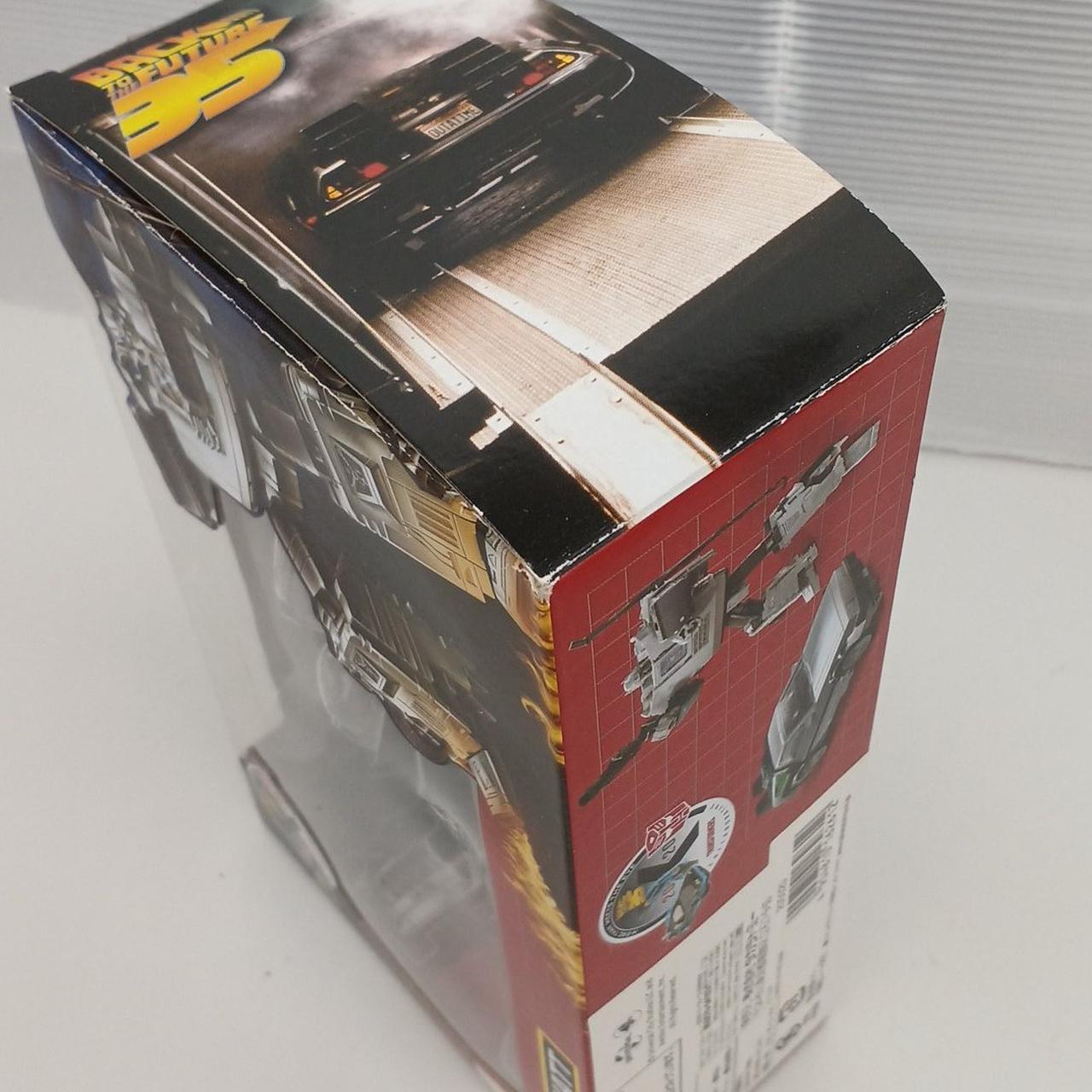 外箱の角に傷み有り