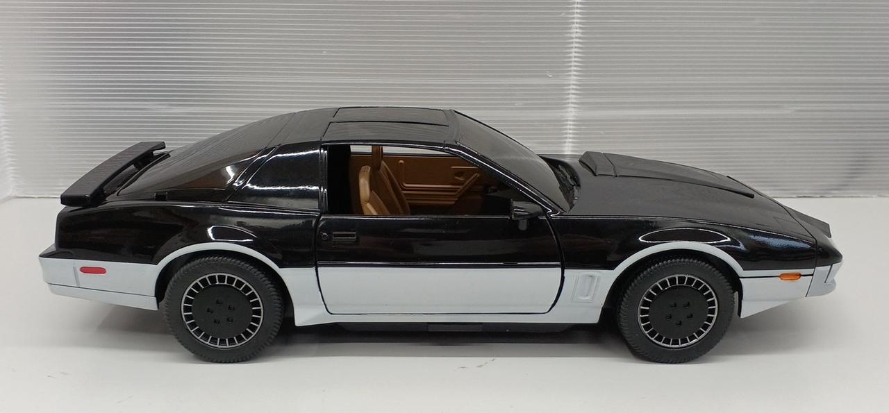 ダイヤモンドセレクト ナイトライダー 1/15スケール 新品未開封 DIAMOND SELECT TOYS|ナイトライダー|HARDOFFオフモール（オフモ