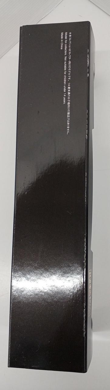 外箱にスレ有り