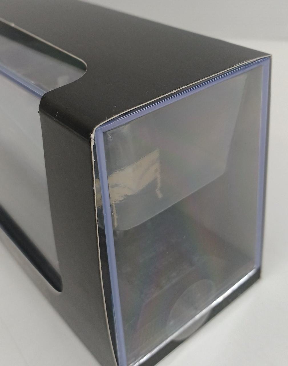 外箱に傷み有り