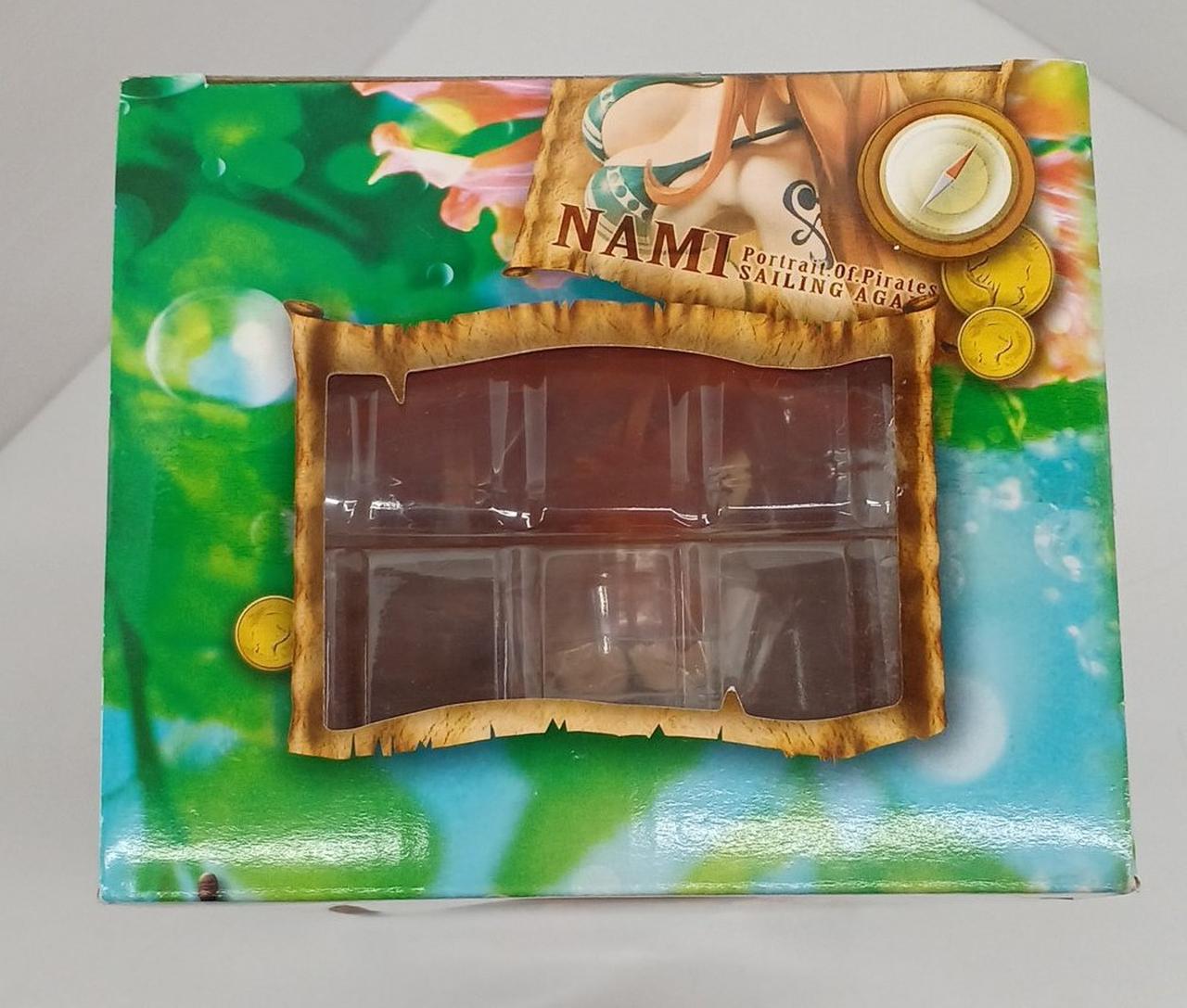 箱の角に傷み有り