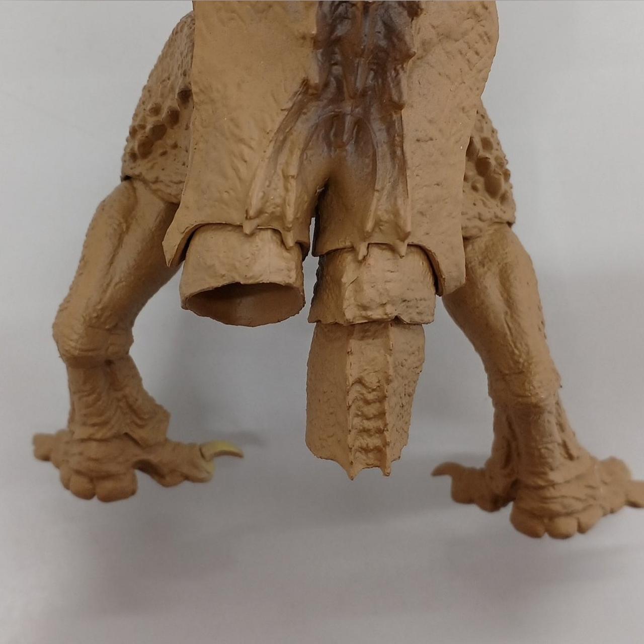 尻尾パーツが固くてとれません