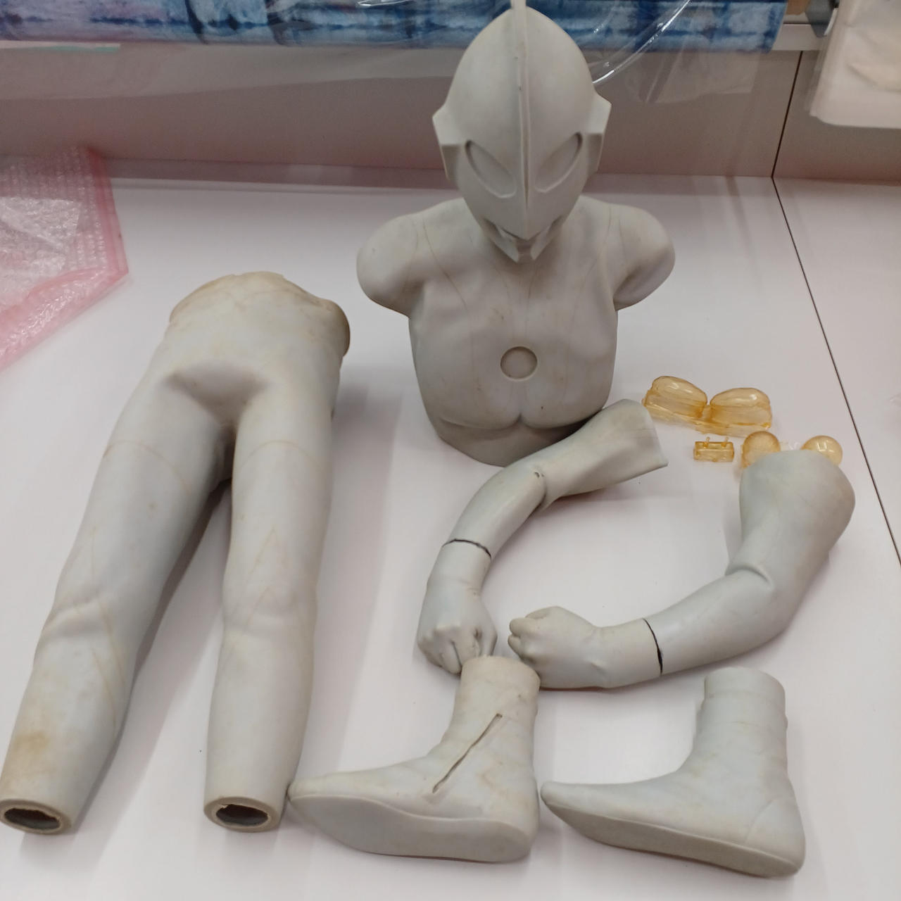 全体的に黄ばみや汚れが強いです