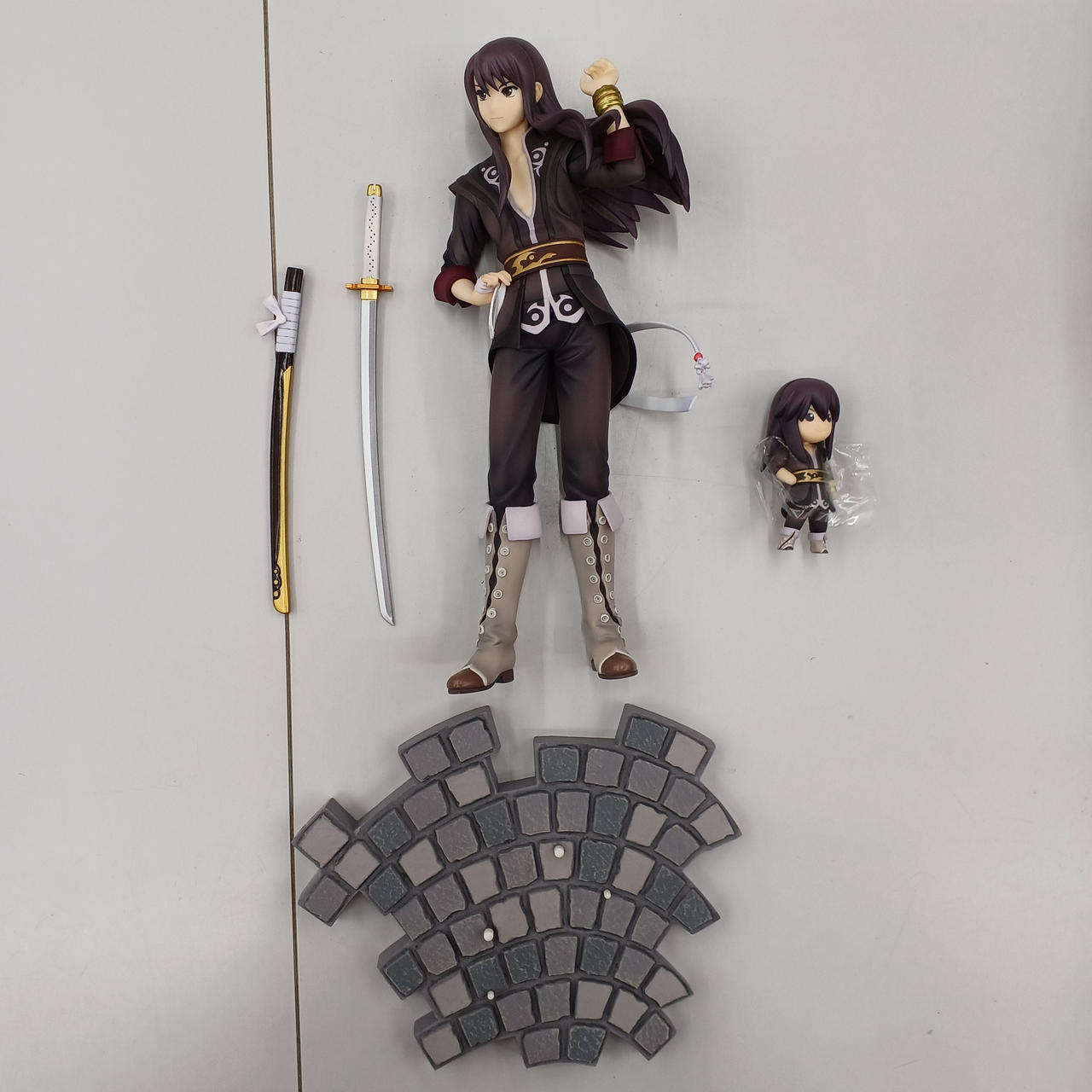 パーツは写真にあるもので全てです。