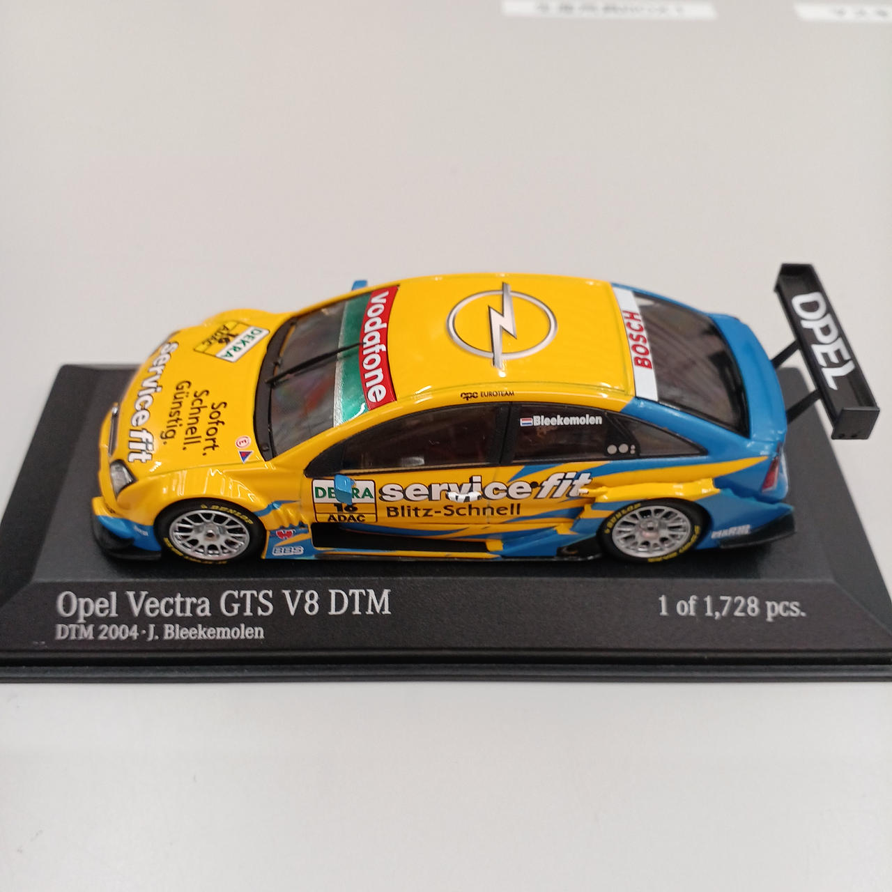 ミニチャンプス　OPEL VECTRA GTS V8 1／43ミニカー ミニチャンプス 1/43 Opel Vectra GTS V8 Valvoline DTM 2004