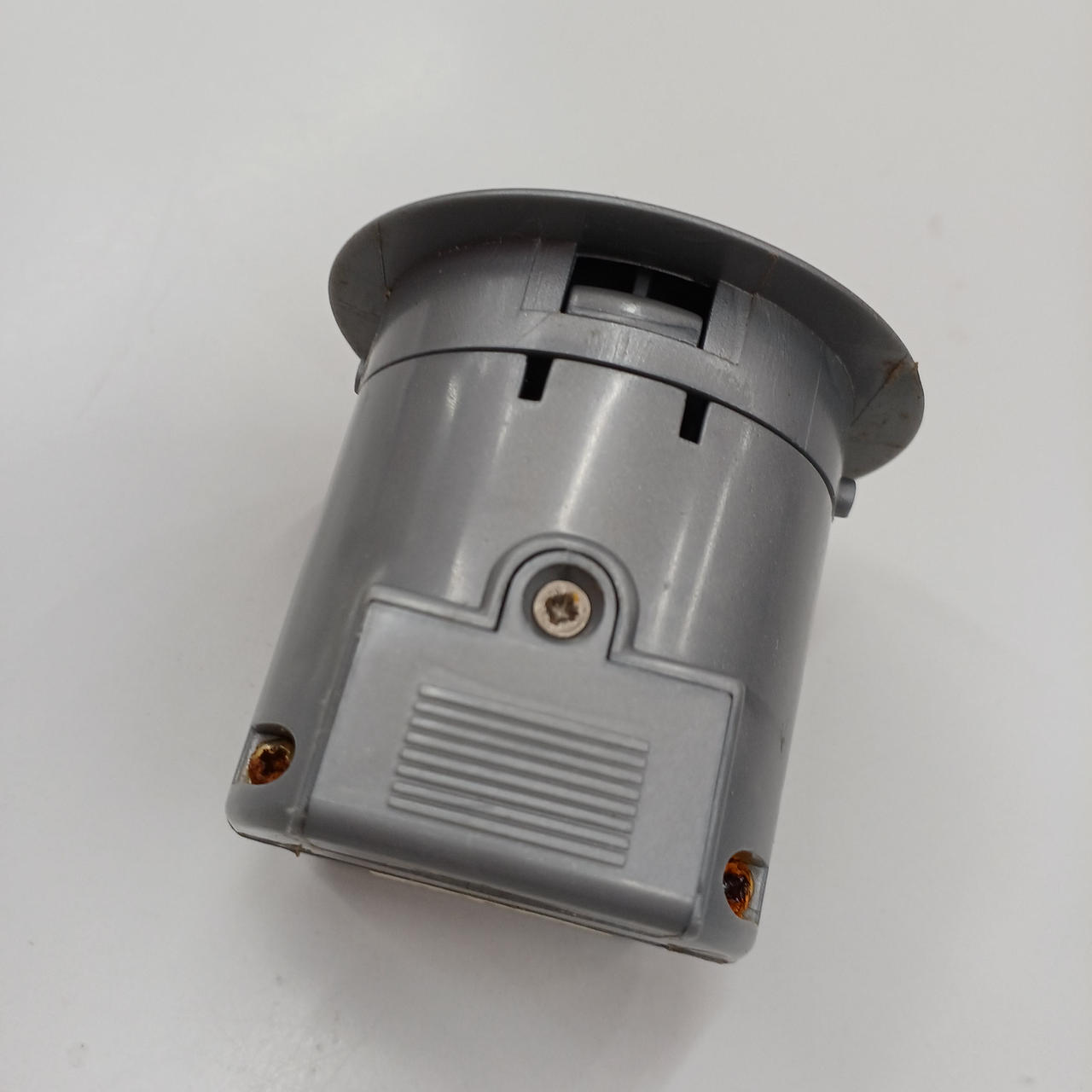 ネジがなめっています。あきません