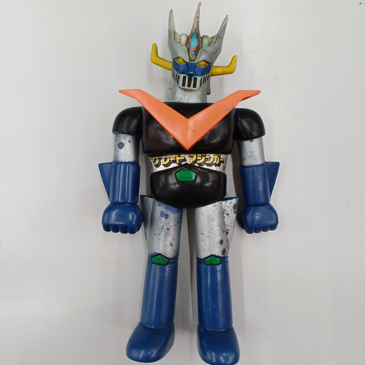 全体的に汚れ、塗装剥げなどあり