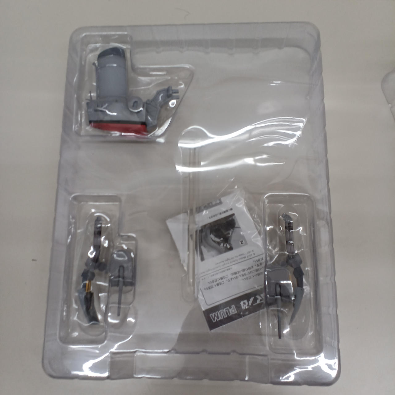 一部にテープ固定あり、外せませんでした