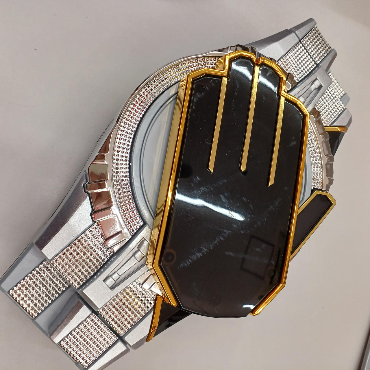 全体的に綺麗なのにパネル部分に傷がある