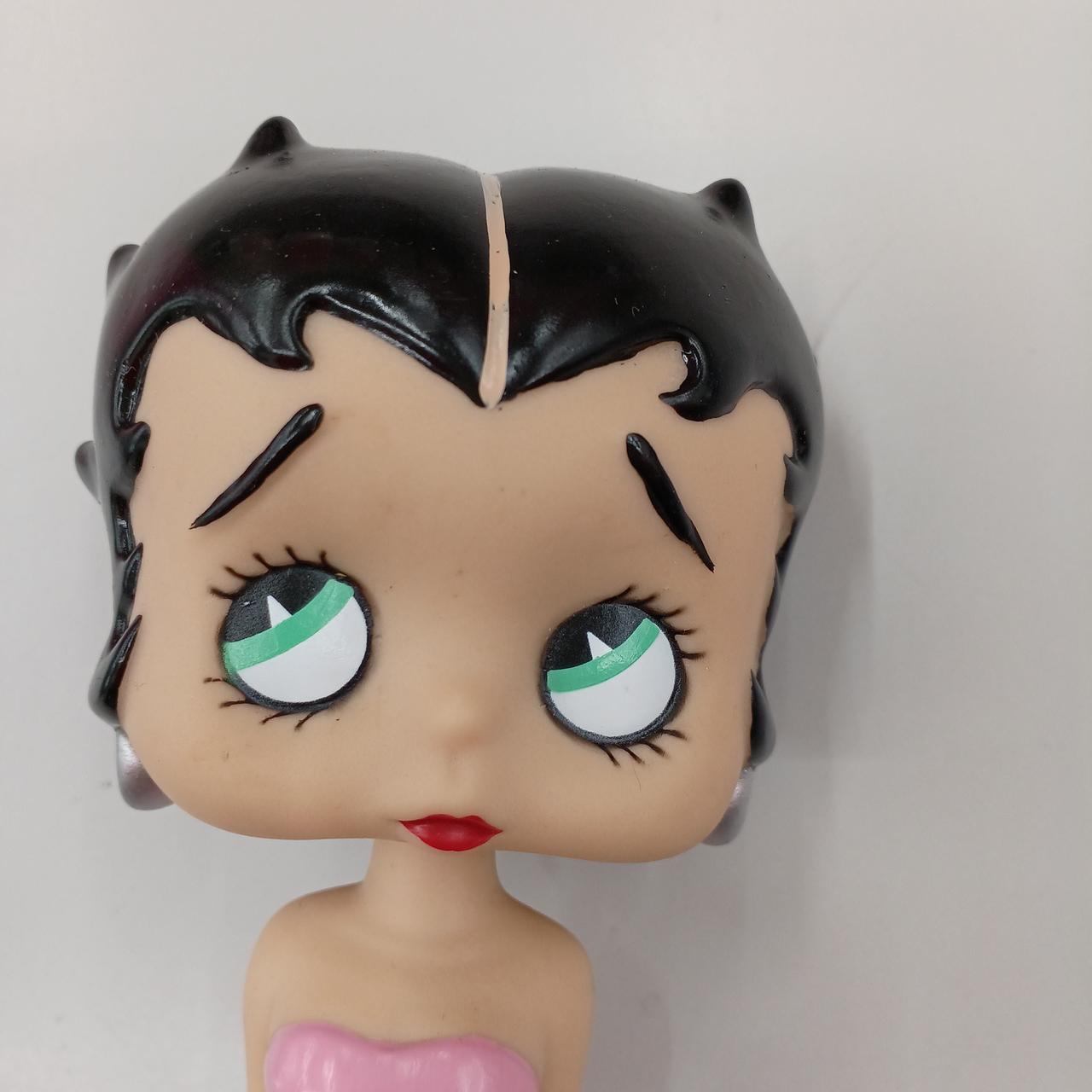 顔全体的に細かな傷汚れがあります