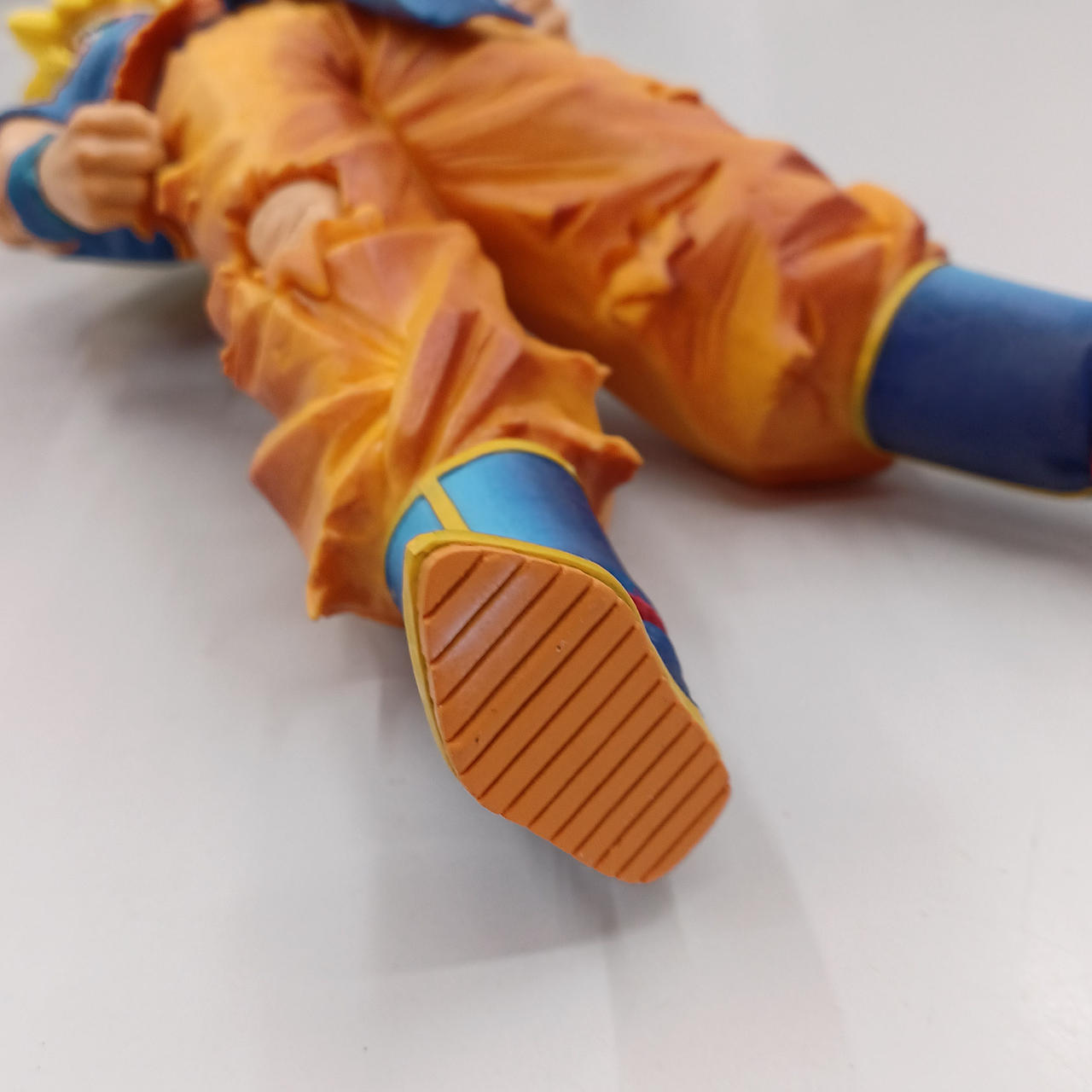 右足裏白みあり