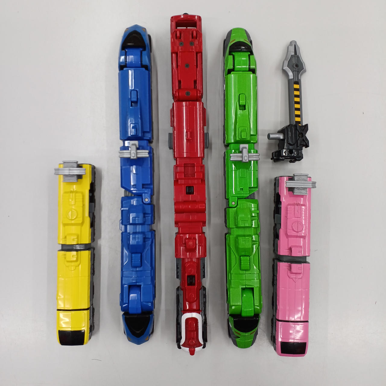 パーツは写真にあるもので全てです