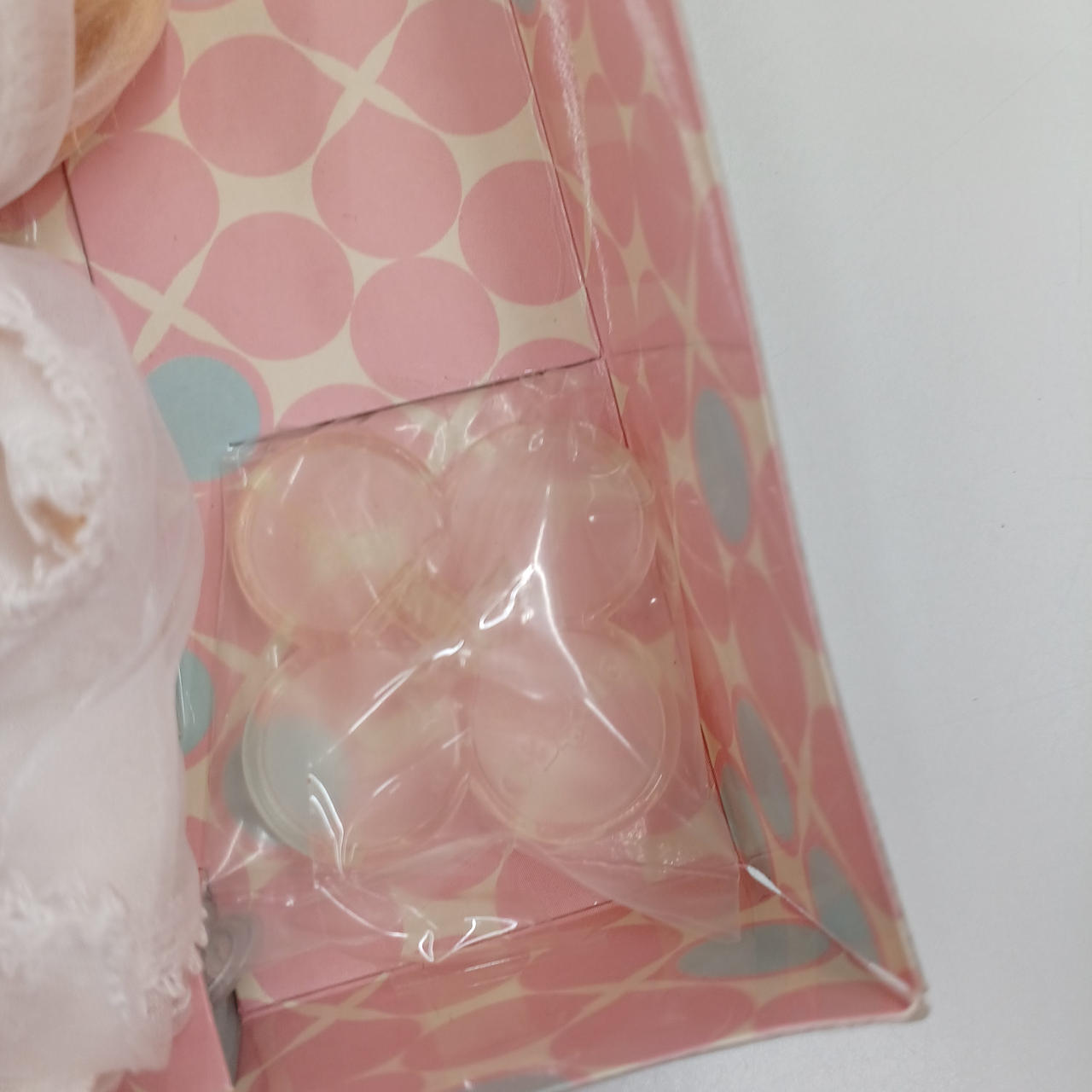 人形両脇に付属品あり未開封