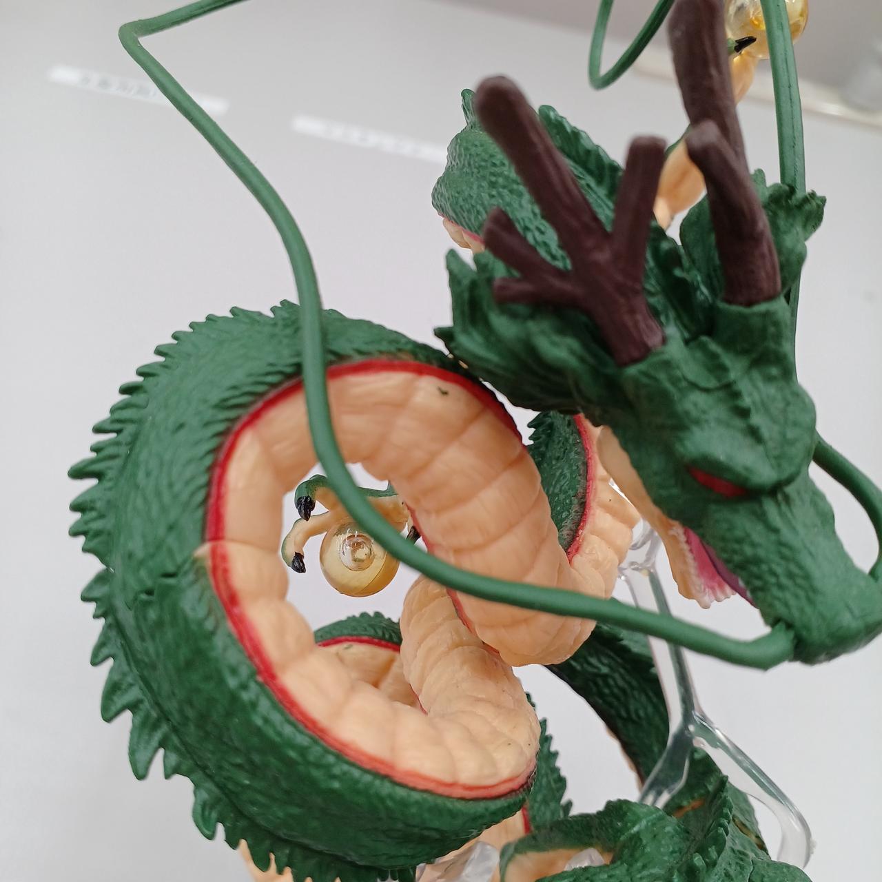 腹に緑の塗装 初期不良と見られる
