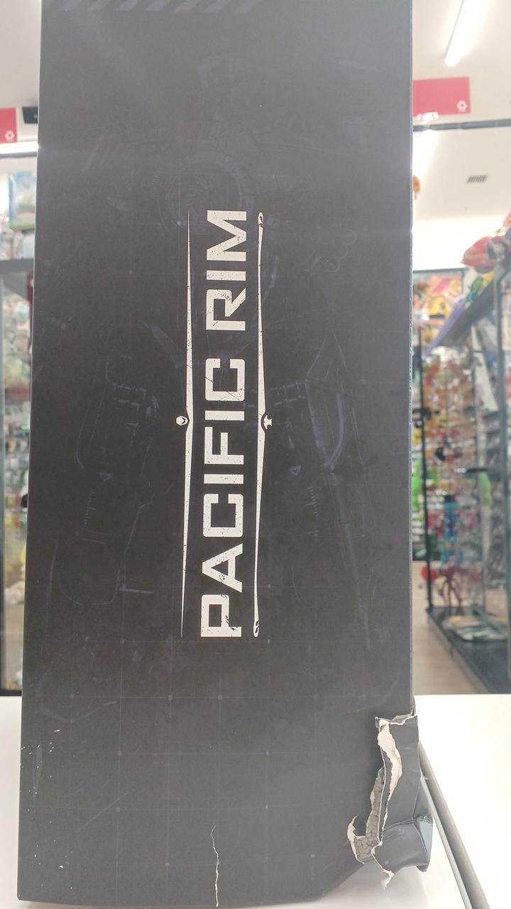 打痕による破損あります