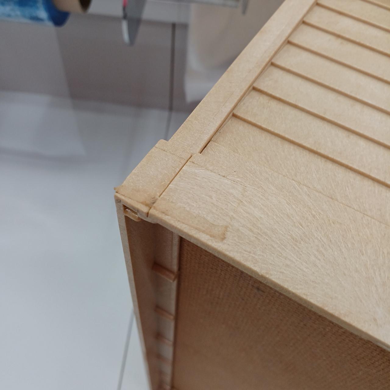 両サイドテープ跡あり