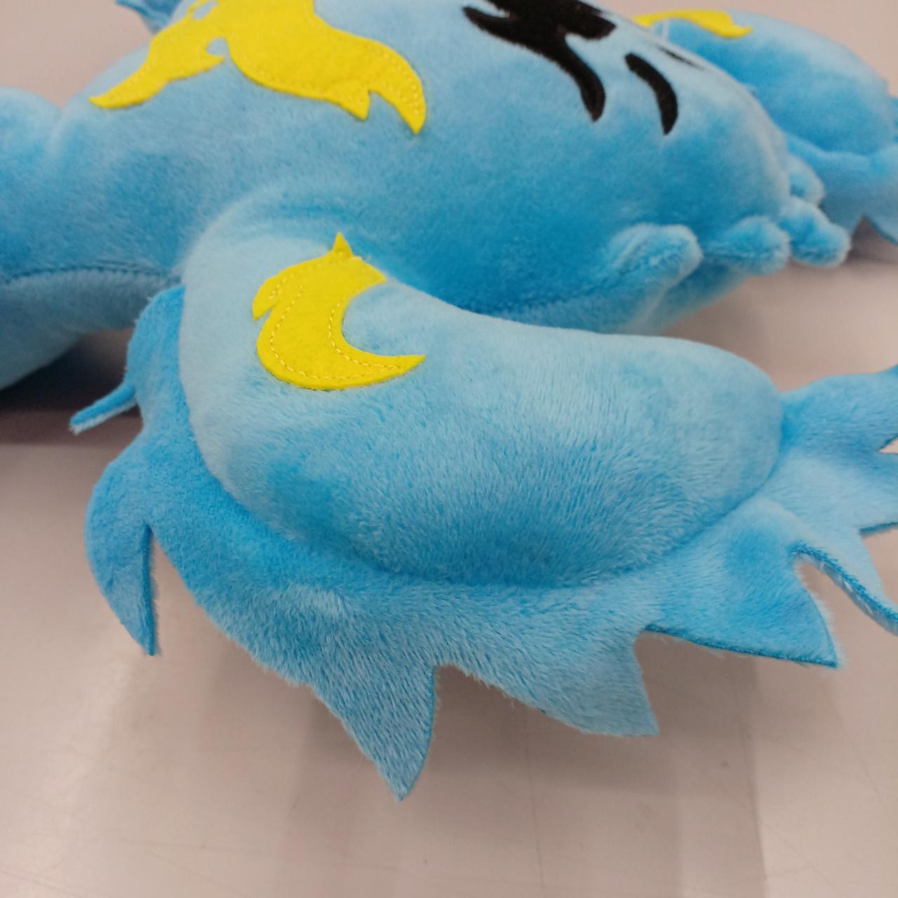 左腕にうっすらとシミ汚れがあります
