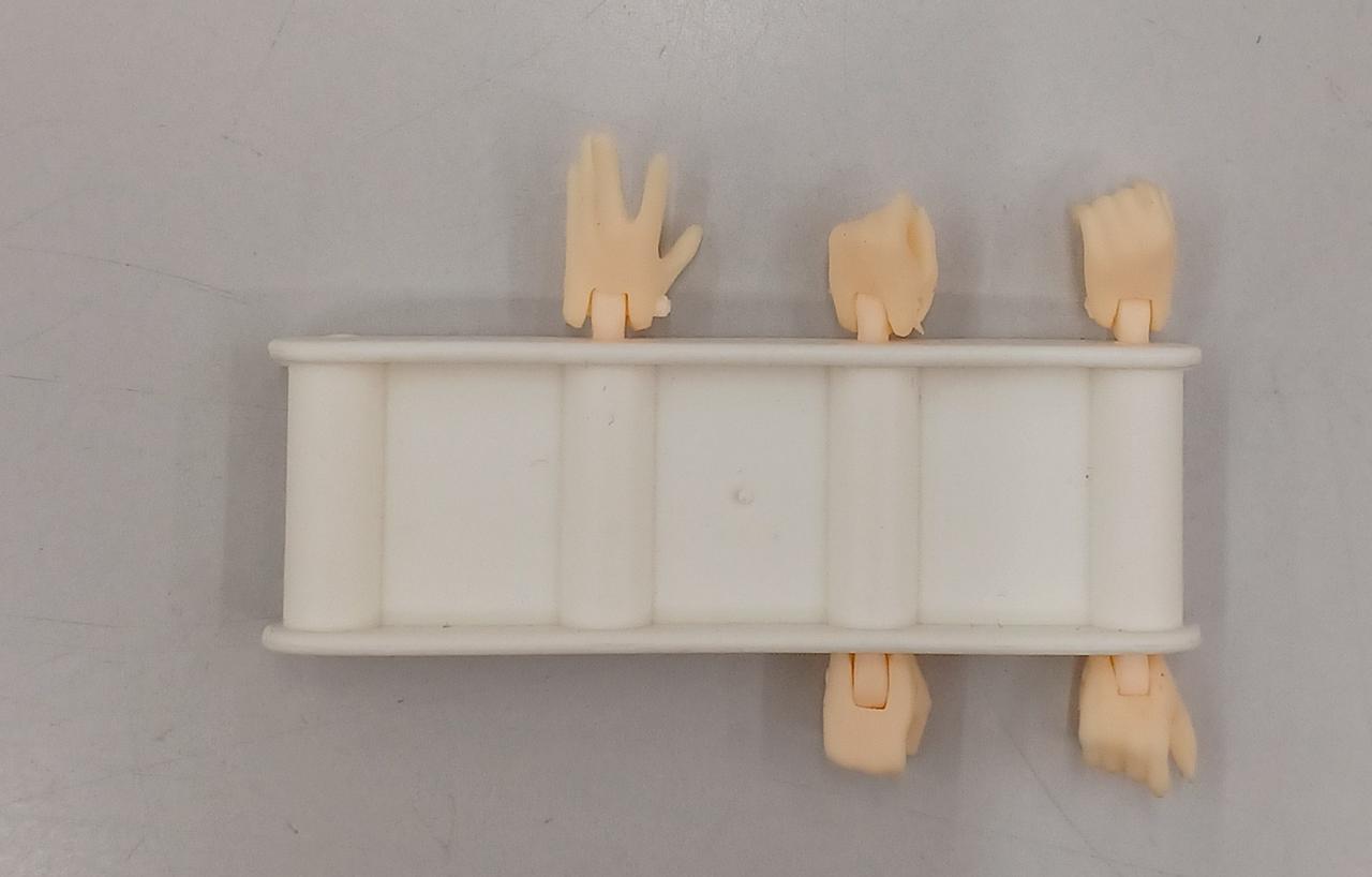 手首パーツ2コ欠品